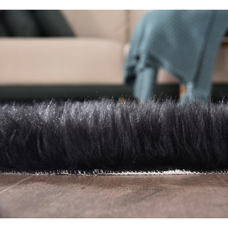 Mamdouh Faux Sheepskin Indoor Rug, Round 3'