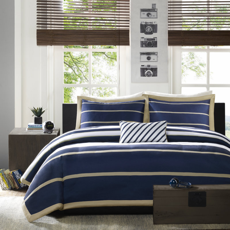 Ashton Striped 4-Piece Full/Queen Duvet Cover Set, Full/Queen Duvet Cover + 2 Shams + 1 Pillow