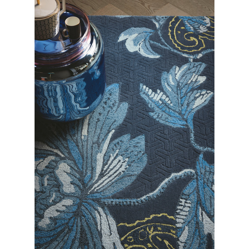 Floral Area Rug in Navy/Gold, Rectangle 6'7" x 9'2"