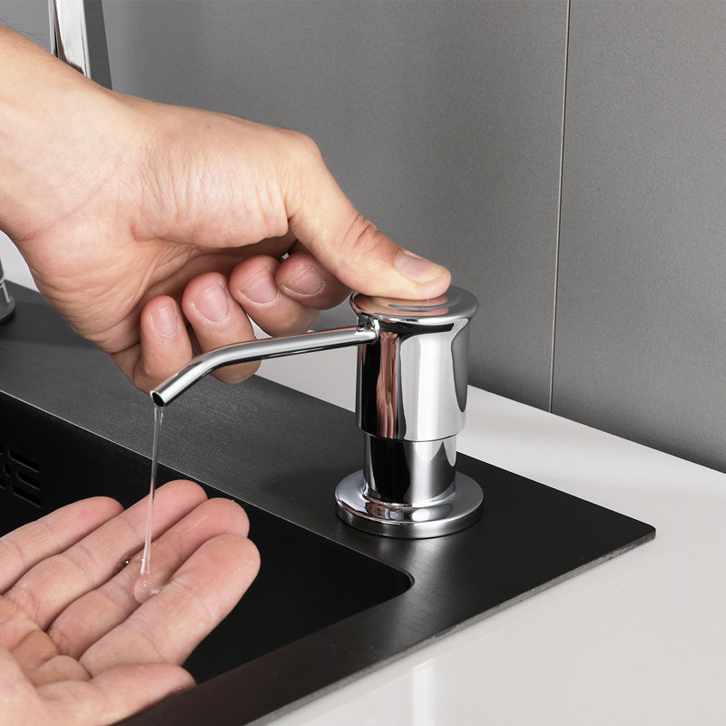 Distributeur de savon Byrn, Chrome