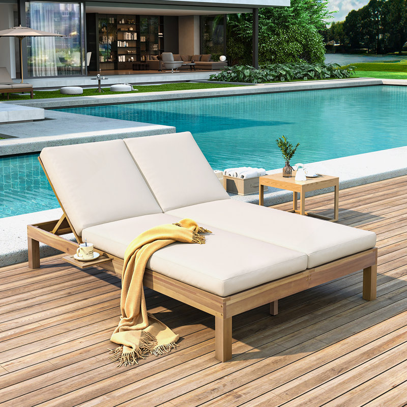 Chaise longue double à dossier réglable à 5 positions pour l'extérieur, chaise longue d'extérieur avec coussin et plateaux latéraux rabattables pour 2 personnes, chaise longue double pour le jardin près de la piscine, teck clair