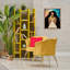 Femme tenant la lune-150942945-150942951