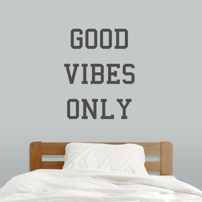 Décalcomanie murale "good vibes only"