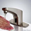 Robinet en nickel brossé commercial Sierra durable, élégant et parfait pour les espaces très fréquentés