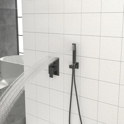 Pomme de douche carrée double de 10 po à fixation au plafond avec finition noire matte - protection contre les échaudures, douche à effet pluie et valve équilibrée facile à nettoyer, modèle de jet, réglage à 360 °