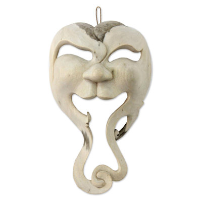 Masque en bois artful hunter