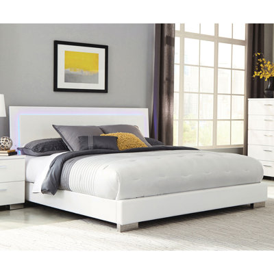 Lit à panneaux blanc brillant pour très grand lit, tête de lit éclairée à DEL, similicuir lisse, bois, 48,5 x 75,5 x 91,5 pouces, chambre Allure Splendor