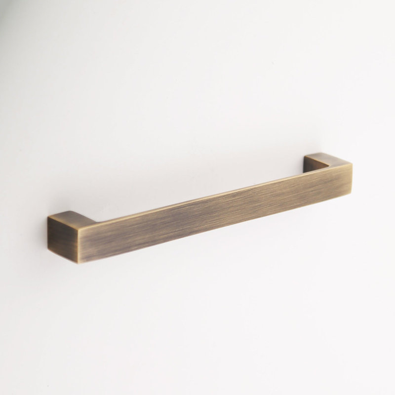 Poignée tiroir Madelyn Carter Gabrielle, Laiton antique, 7 5/8"