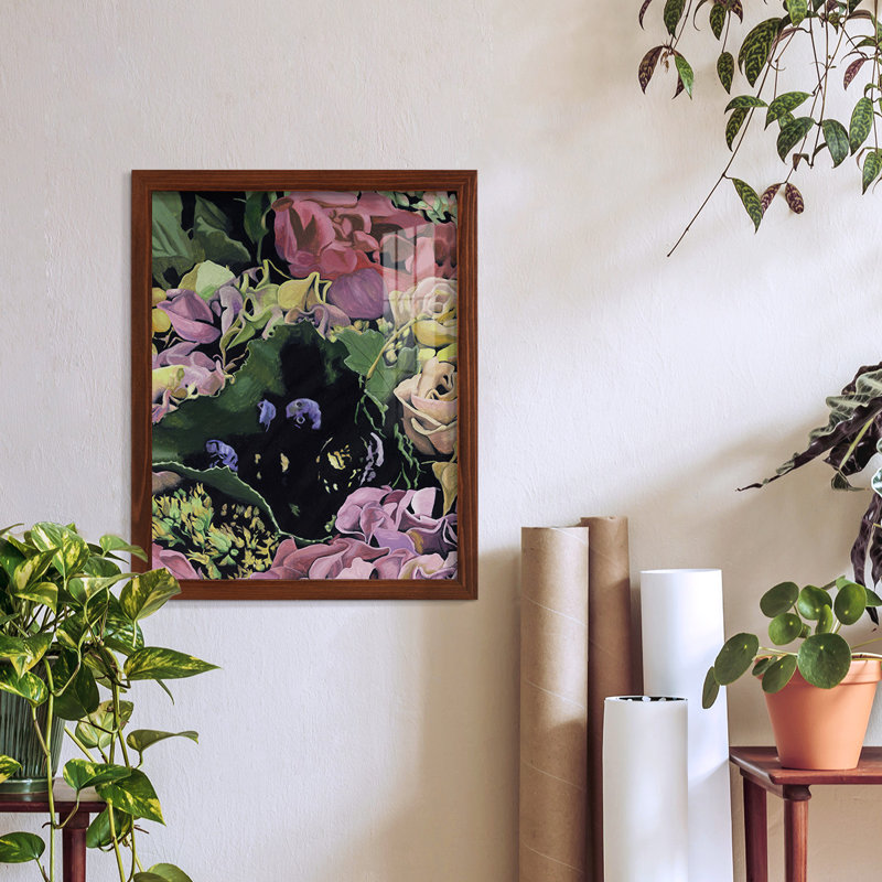 Motif floral sur fond noir IV, H 15 po x l 12 po x P 1 po, Châtaigne