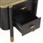 Table de chevet 2 tiroirs avec profil incurvé, table de chevet avec poignées en forme de plumes en métal et pieds exposés-1075336558
