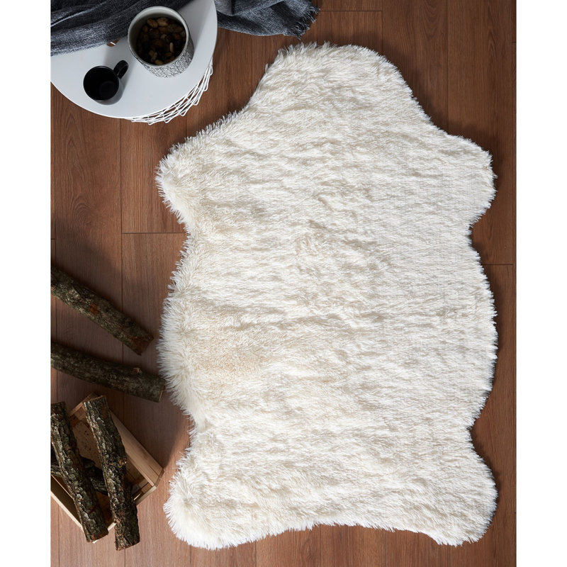 Tapis blanc tissé à plat en acrylique Novelty Keever, Nouveauté 3 pi 3 po x 4 pi 7 po