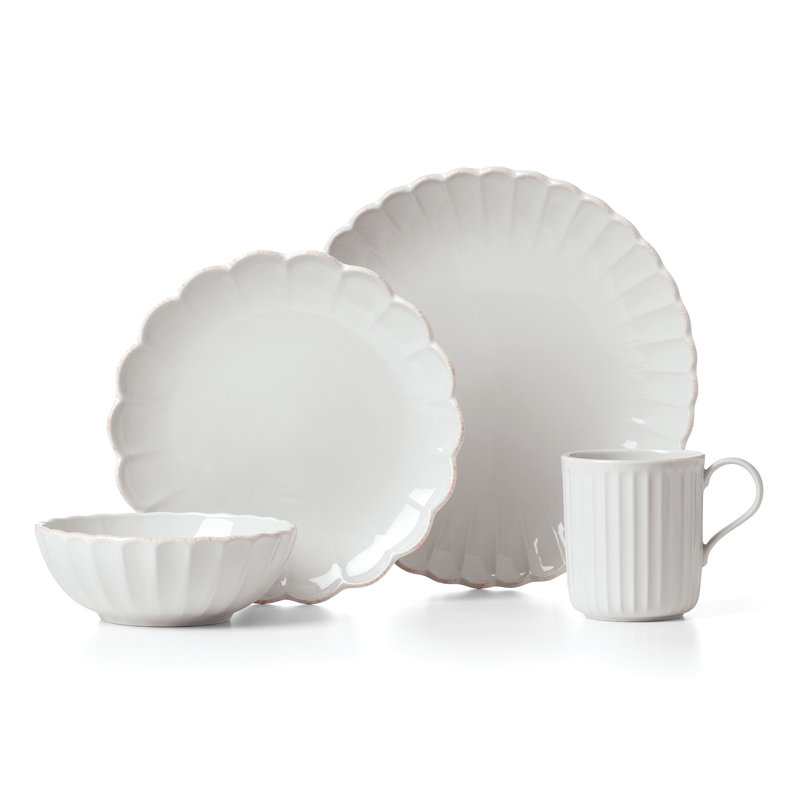 French Perle Scallop 4-Piece Place Setting