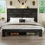 Structure de lit double en bois-559385289-557704089