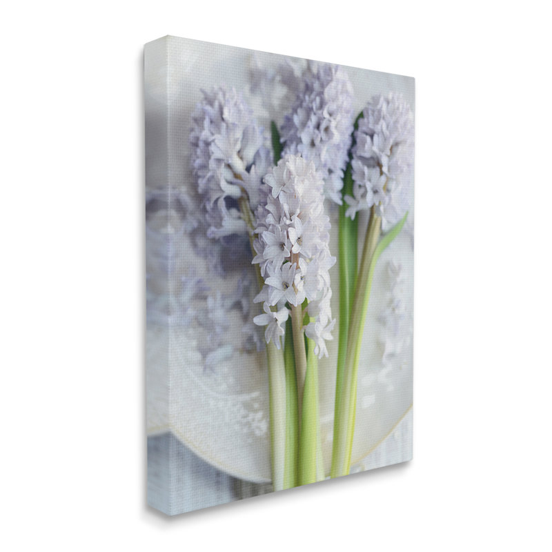 Lilas, nature morte, photographie de nature, fleurs de printemps, H 48 po x l 36 po x P 1,5 po, Toile tendue