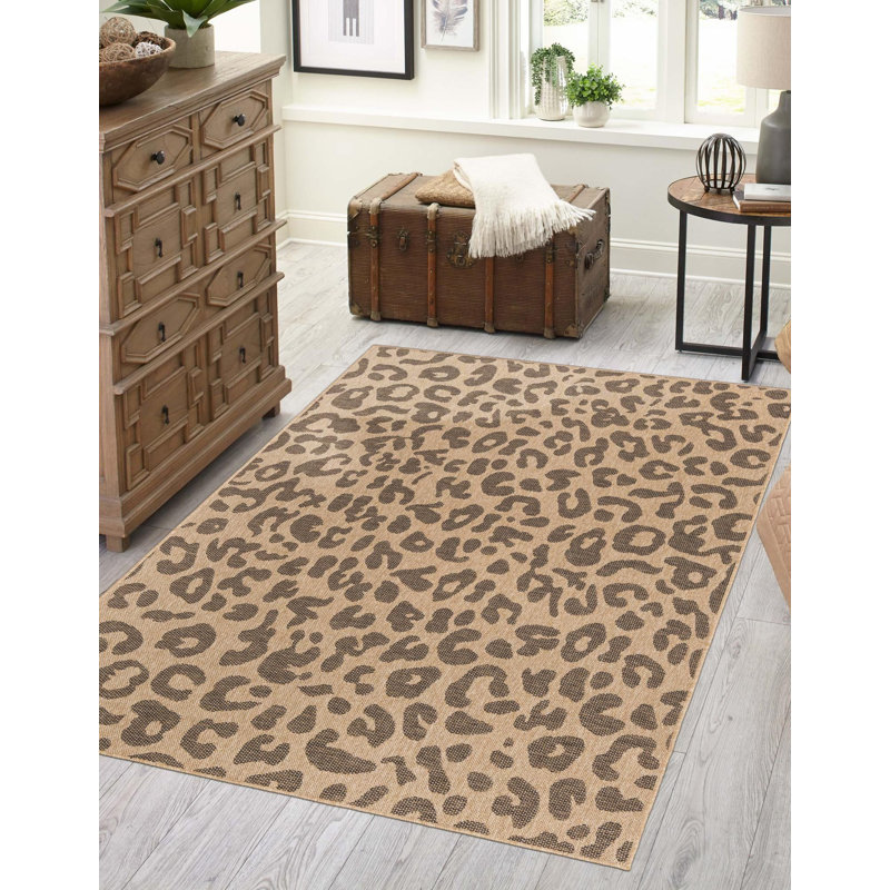 Sheglita Abstract Indoor Rug, Rectangle 6'3" x 9'