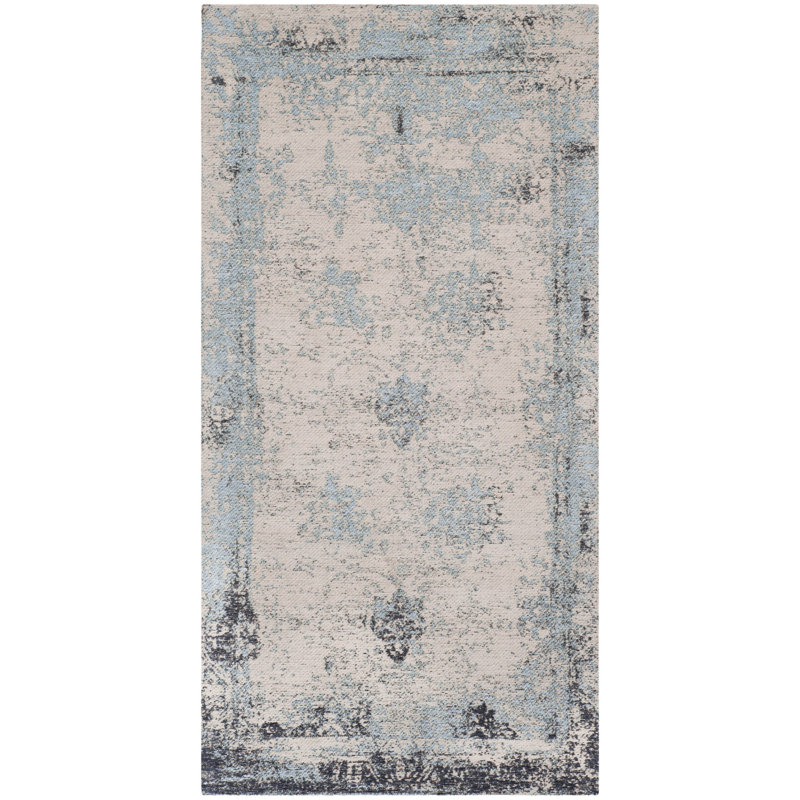 Tapis bleu Sarvis, Rectangle 2 pi 4 po x 4 pi 8 po