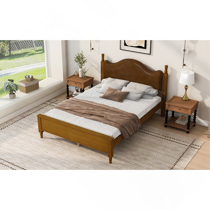 Lit plateforme en bois de style Mid-Century, format Queen, avec tête de lit rembourrée en tissu, couleur noyer.