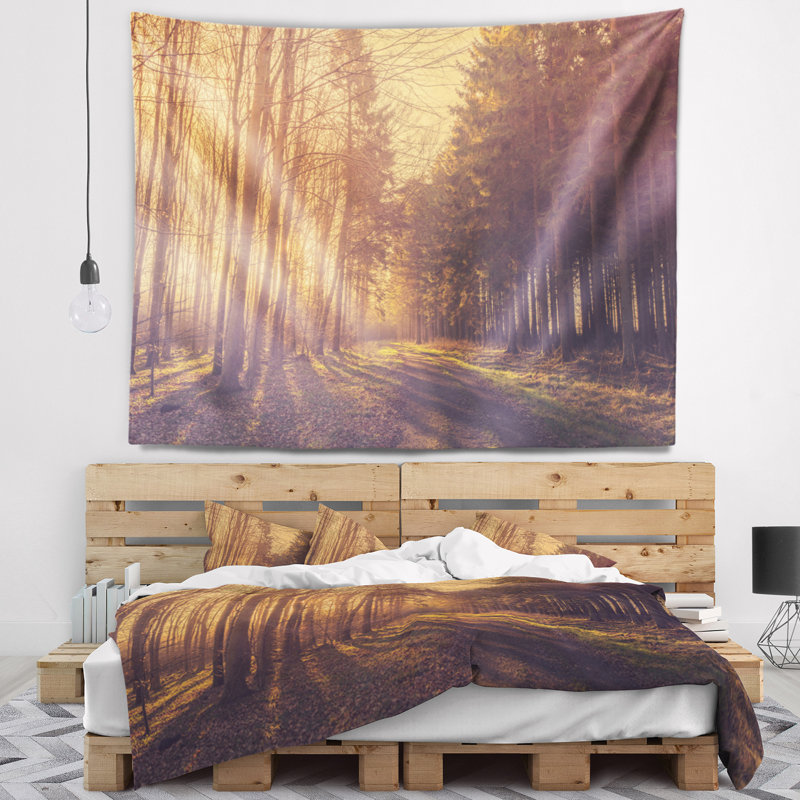 Tapisserie «Pine Tree Forest By Road», H 32 po x l 39 po