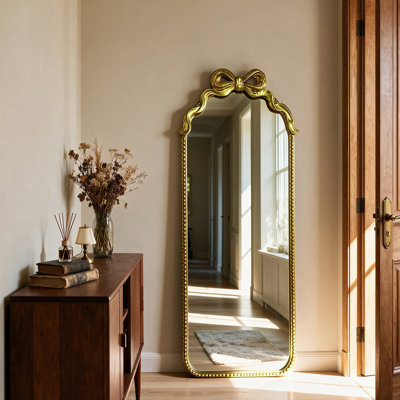 Miroir pleine grandeur or orné (61,8 po), miroir mural décoratif à arc rétro, miroir corps entier anti-déflagrant HD avec cadre en fer, miroir mural esthétique antique pour chambre à coucher, salon, entrée