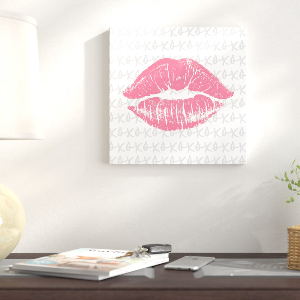 " Kiss " The Holiday Aisle®