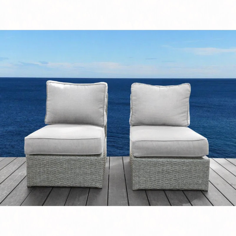 Chaise de patio entièrement assemblée avec coussins