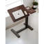 Support pour ordinateur portable - Bureau de chevet mobile avec fonction d'inclinaison et de hauteur réglable, finition noyer, table roulante pliante avec plateau sécuritaire pour repas, compagnon idéal