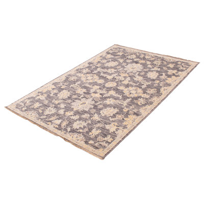 Tapis gris foncé Mystique 6 po 1 po x 9 po 1 po
