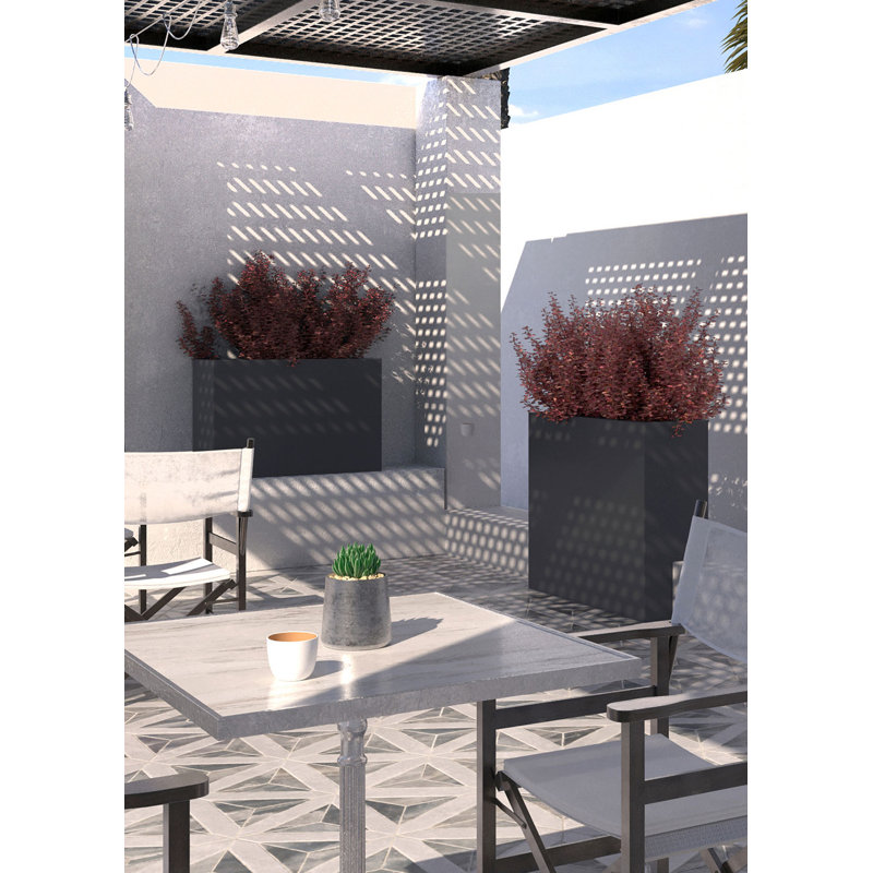 Boîte à fleurs en plastique Kenroy, H 26 po x l 39,5 po x P 14 po, Gris anthracite