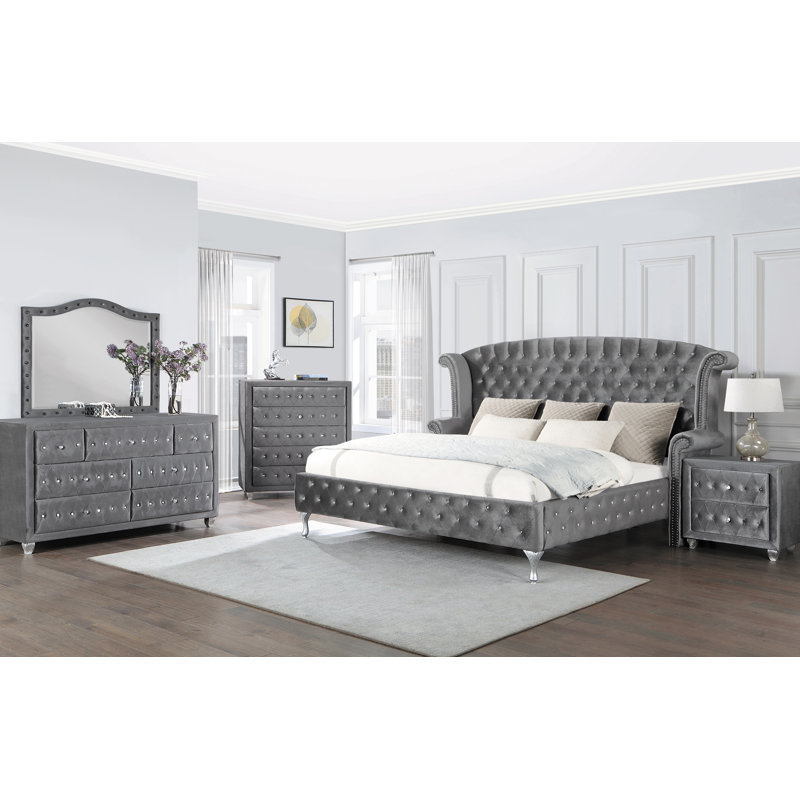 Bedias 4 Piece Bedroom Set in Grey, King