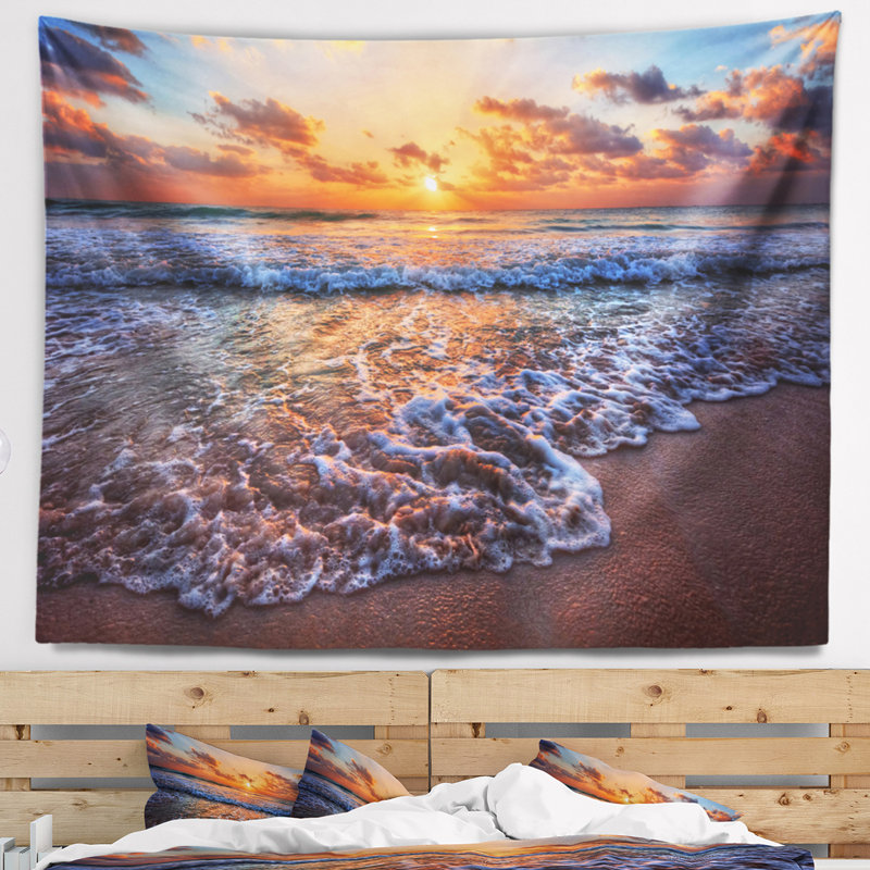 Tapisserie au bord de la mer, H 78 po x l 92 po