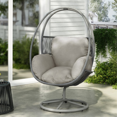 Chaise d'extérieur pivotante de style gris, composée de fer, de jardin et d'un siège, avec housse