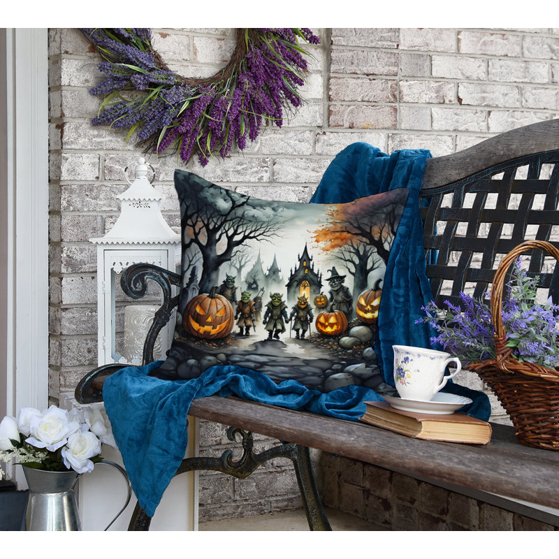 Coussin décoratif intérieur / extérieur en polyester More / Spooky More Spooky Halloween, 18 po x 18 po