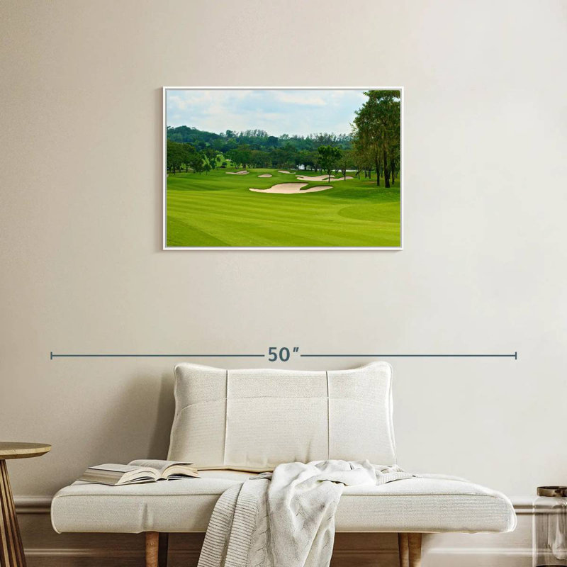 Magnifique terrain de golf, 31 po x 21 po, Cadre flottant blanc