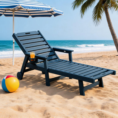 Chaise longue d'extérieur avec roues et porte-gobelet, chaise longue inclinable à 5 niveaux avec accoudoirs, chaise de piscine résistante aux intempéries pour terrasse, cour, bord de piscine, facile à assembler.