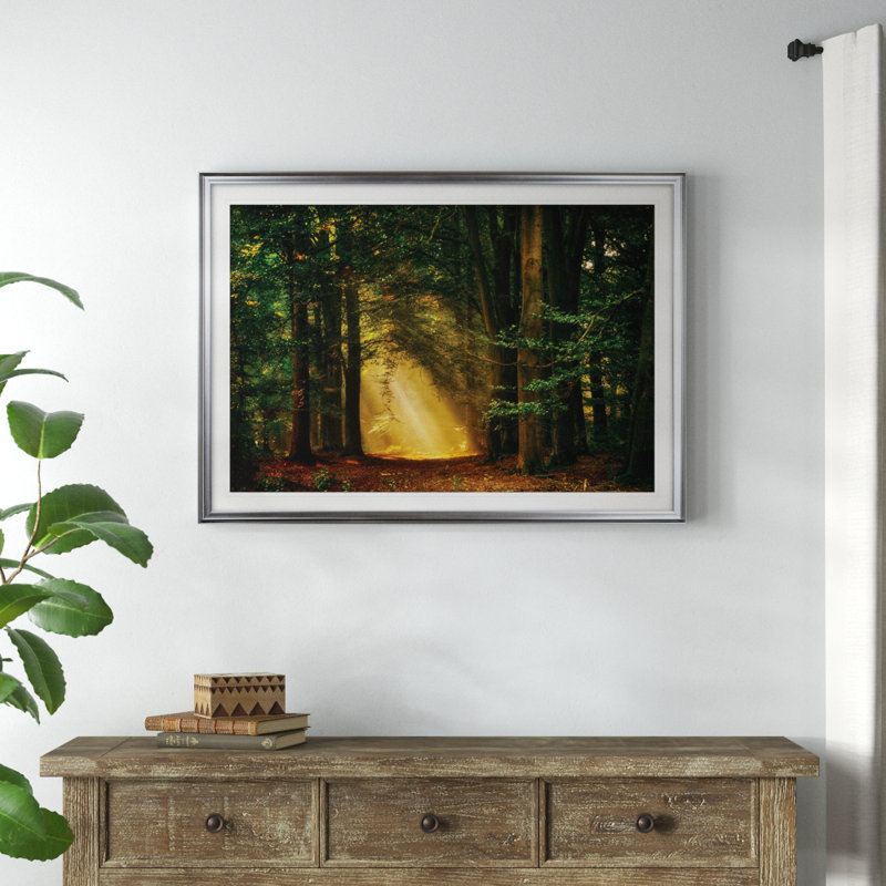 « brillance on », reproduction de peinture à l’acrylique, Cadre argenté, H 31 po x l 43 po x P 1,5 po