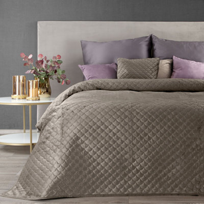 Ried Velvet Solid Colour Bedspread