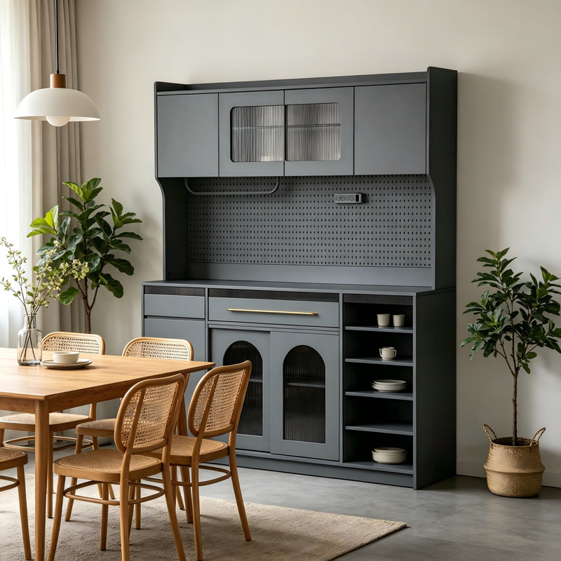 Grande armoire de rangement pour bar à café noir, 6 tiroirs, 5 panneaux réglables, avec panneau perforé, porte-serviettes et prise de courant.