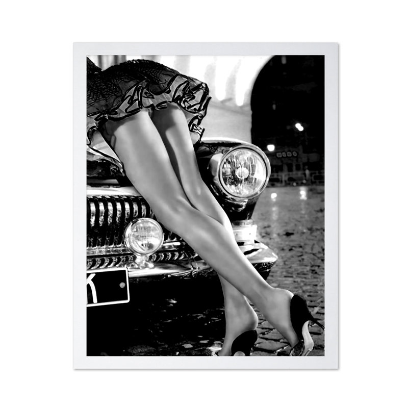 Jambes sexy sur une voiture classique, Poster, White Framed, 16"H x 20"W