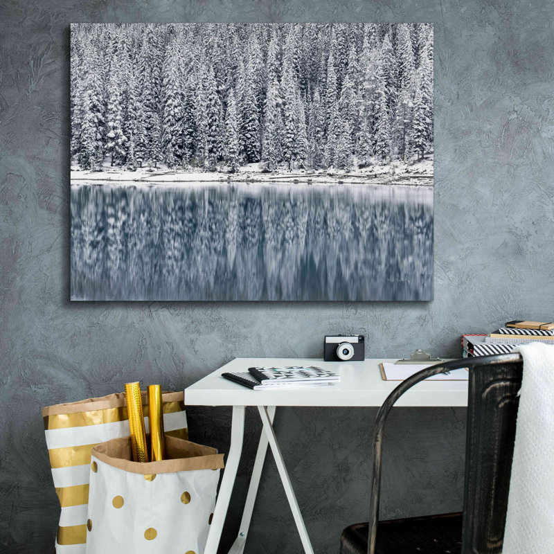 «Winter Reflections» par Alan Majchrowicz, estampe numérique sur toile, H 26 po x l 34 po x P 1,5 po
