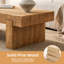 Table basse en bois avec pieds robustes