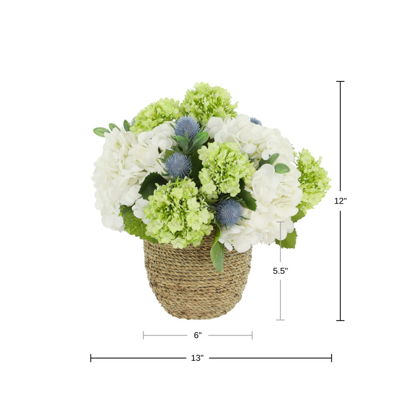 Arrangement d'hortensias et de viornes