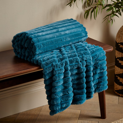 Cosy Ribbed Faux Fur Blanket Throw