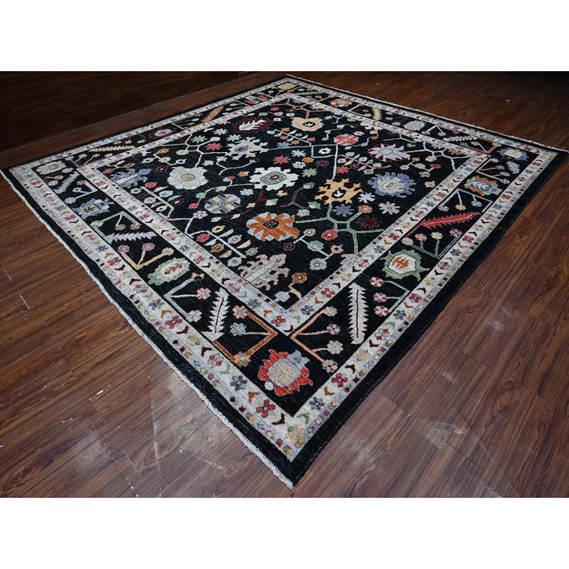 Tapis oriental carré noir 11 pi 11 po x 11 pi 6 po Angora