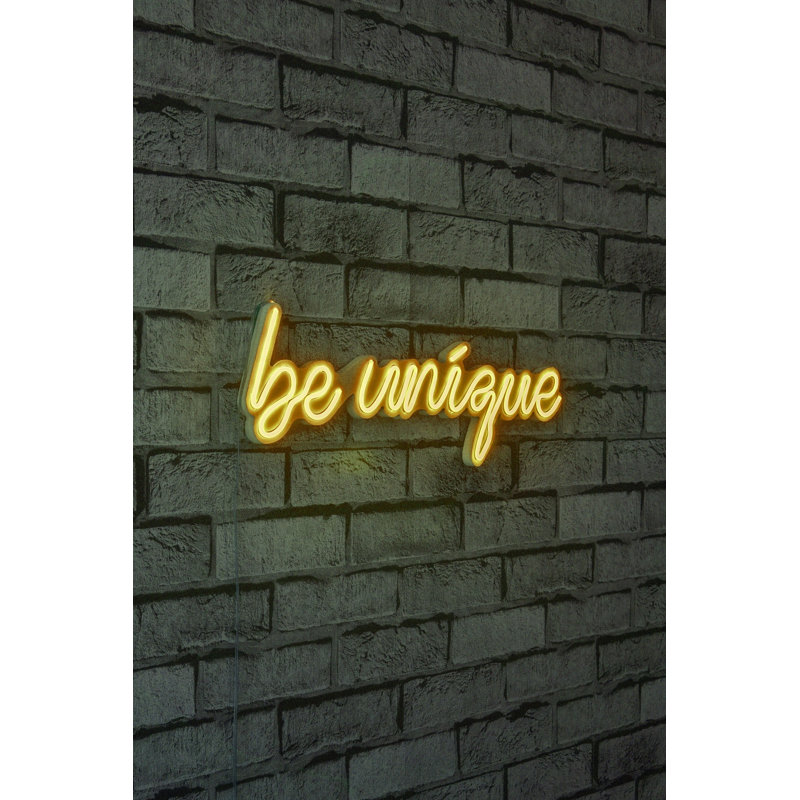 Bande lumineuse néon flexible et imperméable IP67, 49 x 6,7 x 0,8 pouces | 12V DC, 8W-10W / mètre, jaune | Système de suspension murale intégré, modèle en mousse de PVC, parfait pour la décoration intérieure et l'éclairage de fête