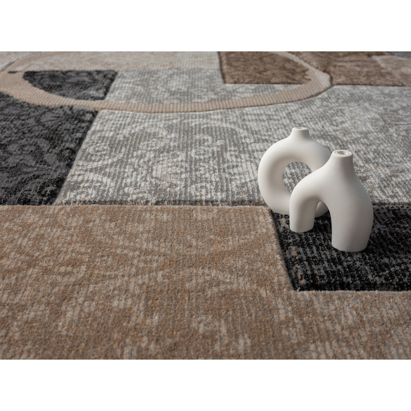 Caratunk Geometric Indoor Rug, Runner 2'8" x 7'10"