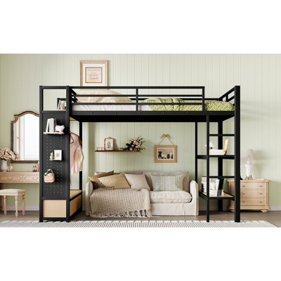 Grand cadre de lit mezzanine avec garde-robe, lit mezzanine en métal avec tablettes de rangement et panneau perforé, noir