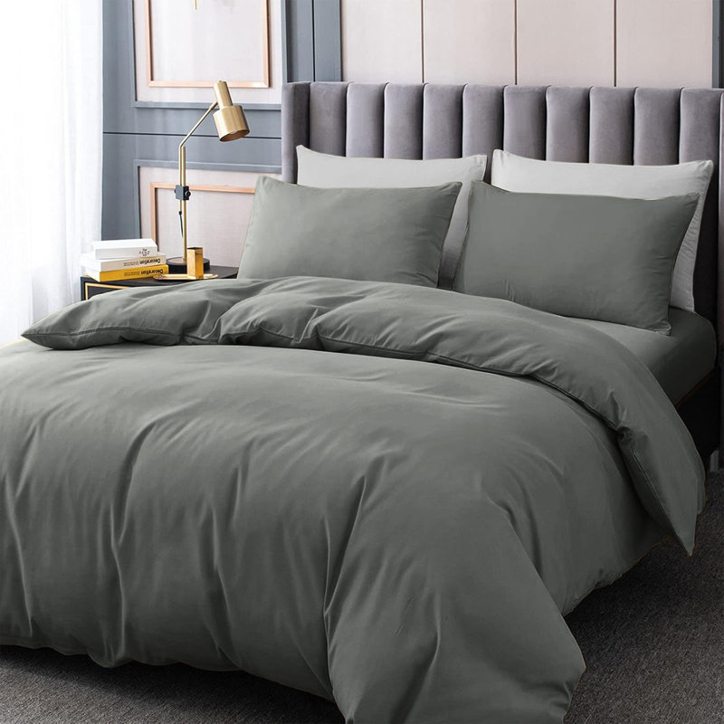 4-Piece Microfiber Duvet Cover Set – Pillowcases & Fitted Sheet, King Duvet Cover  + 3 Additional Pieces, Grey