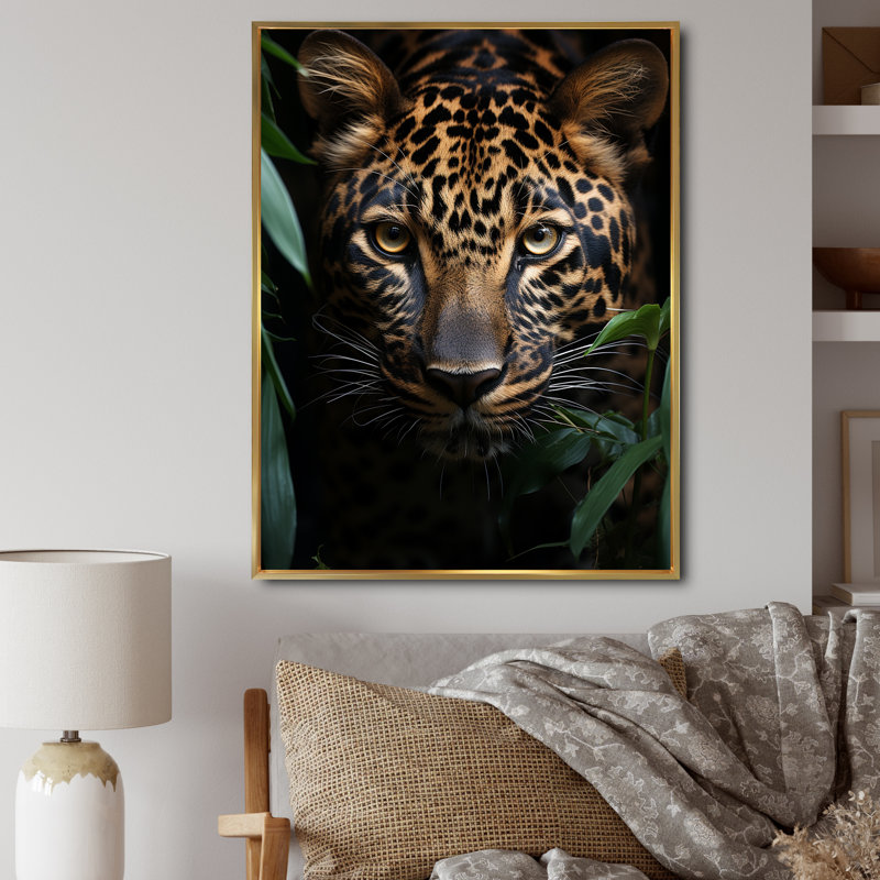 «Leopard Silent Stalk I», art sur toile léopard, H 44 po x l 34 po x P 1,5 po, Cadre flottant doré