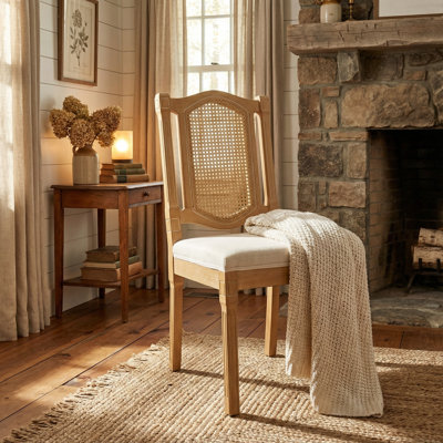 Chaise en bois massif à dossier en rotin avec coussin en lin mat, mousse à haute résilience et ressorts en S