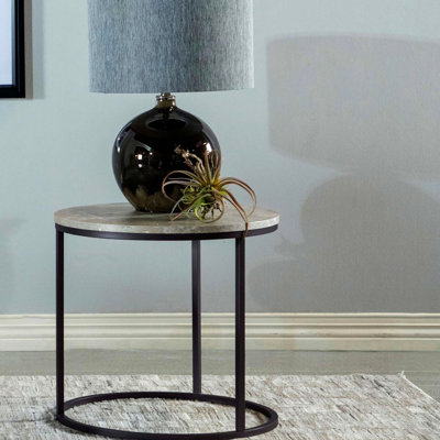 Table de bout contemporaine contemporaine grise et bronze industriel